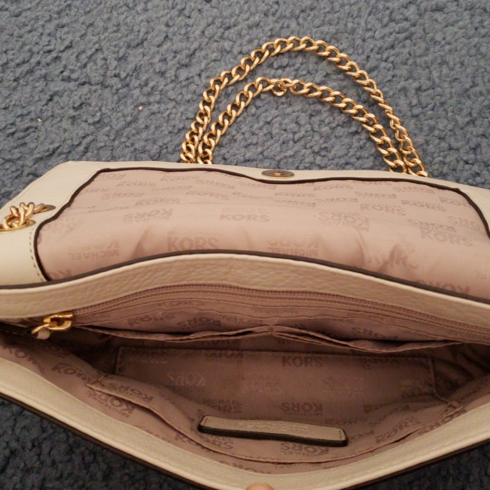 MK Purse - Picture 2 of 2